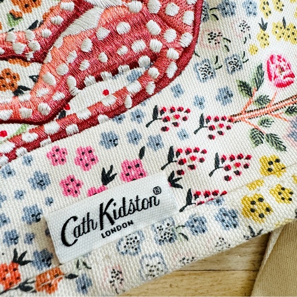 Cath Kidston cotton Artist Kingdom Ditsy Mini Sidekick shoulder bag EUC - Picture 4 of 15
